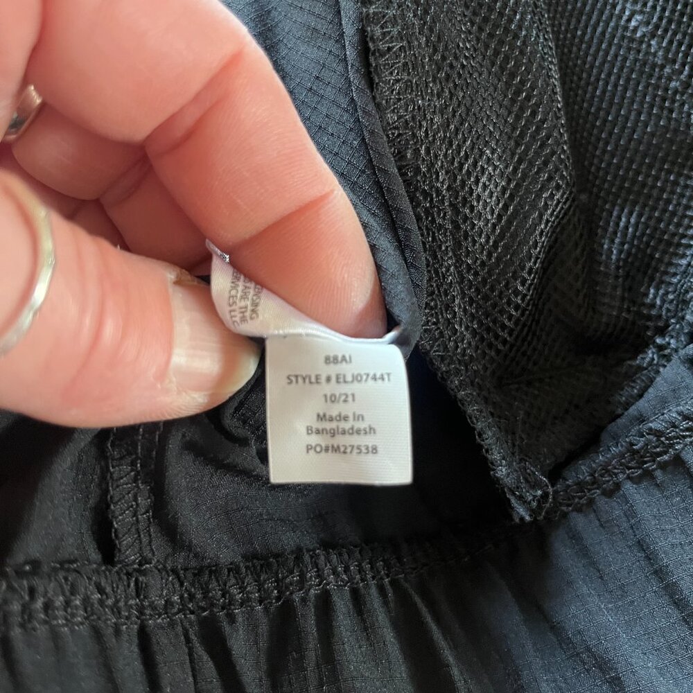 Women's Eddie Bauer Hooded windbreaker. Black size Medium - Picture 11 of 11
